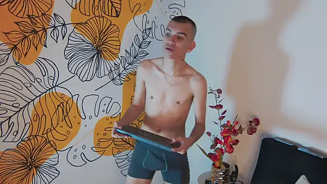 RowanCley online show from 28, 10, 2025