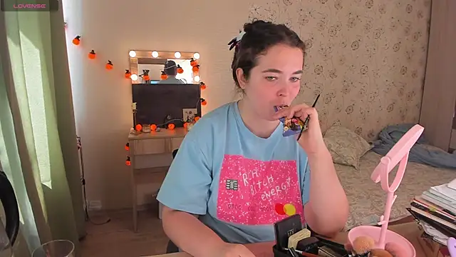 Snapshot of Alice_next_door chatting on 7, 7, 2026 Alice next door online show from 7, 7, 2026