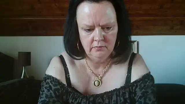 TiffanyMature online show from 27, 9, 2025