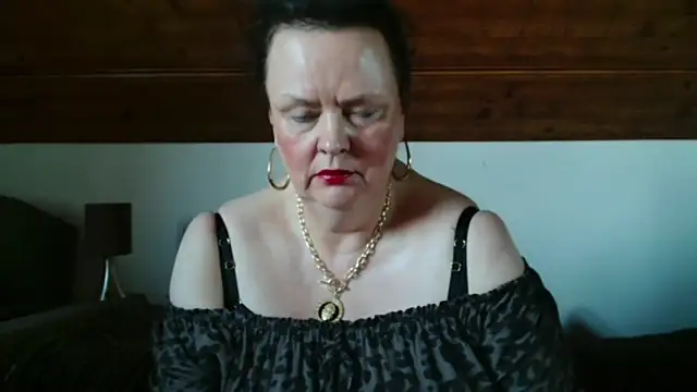 TiffanyMature online show from 7, 11, 2025