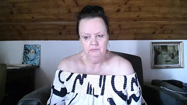 TiffanyMature online show from 24, 7, 2026