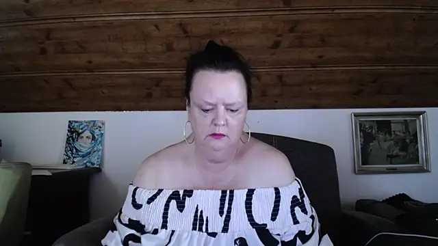 TiffanyMature online show from 28, 7, 2026
