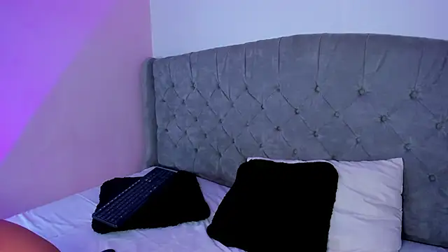 Snapshot of BianncaRibeiro chatting on 2, 3, 2026 BianncaRibeiro online show from 2, 3, 2026