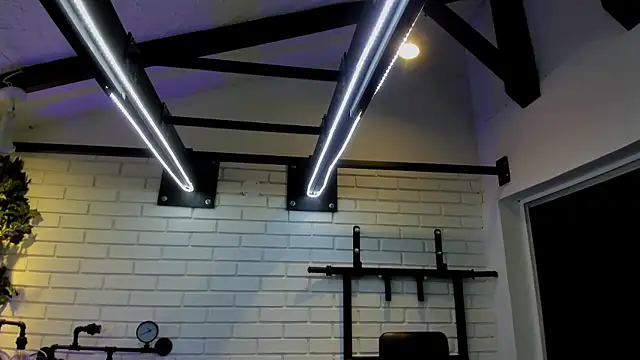 ItaloMoore online show from 25, 10, 2025