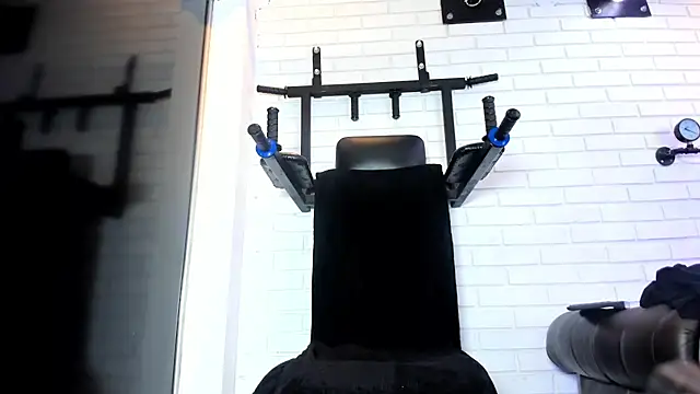 ItaloMoore online show from 6, 3, 2026