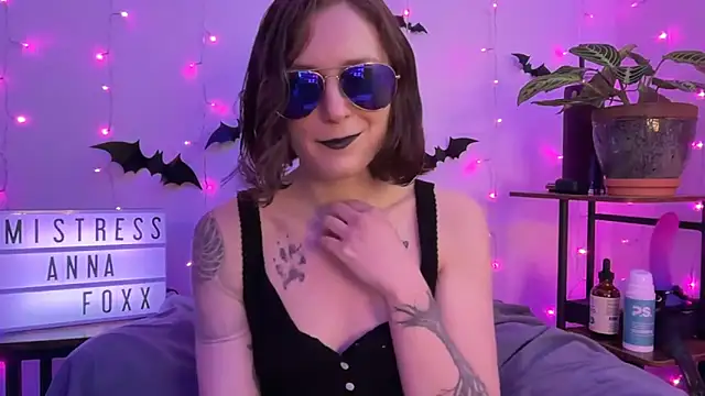 mistressannafoxx online show from 3, 11, 2025