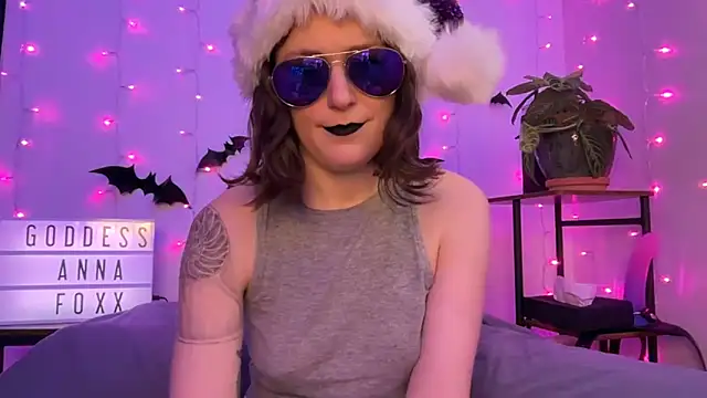 mistressannafoxx online show from 22, 12, 2025