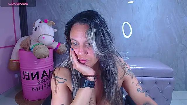 Jade Jones a online show from 7, 1, 2026