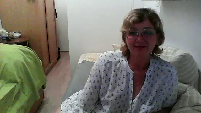 Snapshot of IrynaMolbertx chatting on 19, 9, 2025 IrynaMolbertx online show from 19, 9, 2025