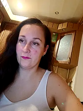 Amandda  online show from 9, 10, 2025