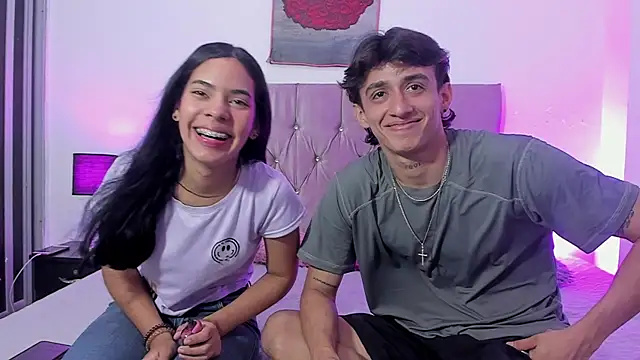 AndretiiAndCamila online show from 18, 9, 2025