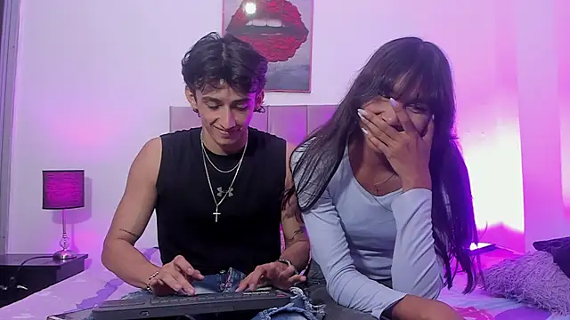 AndretiiAndCamila online show from 1, 10, 2025