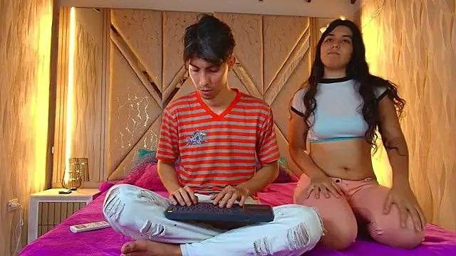 Couplex xxx online show from 7, 11, 2025