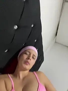 Mia jhoonson online show from 10, 11, 2025