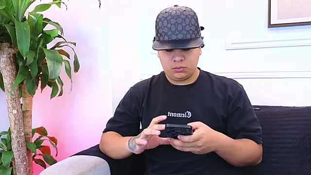 Naim Bennetsex online show from 4, 2, 2026