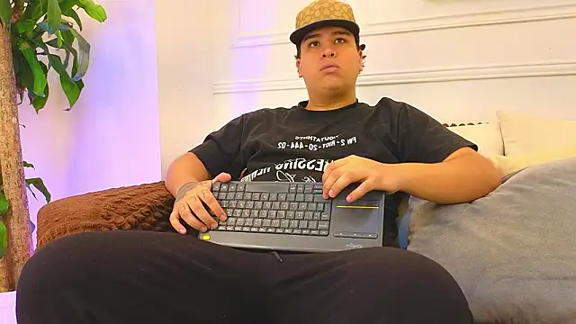 Naim Bennetsex online show from 9, 3, 2026