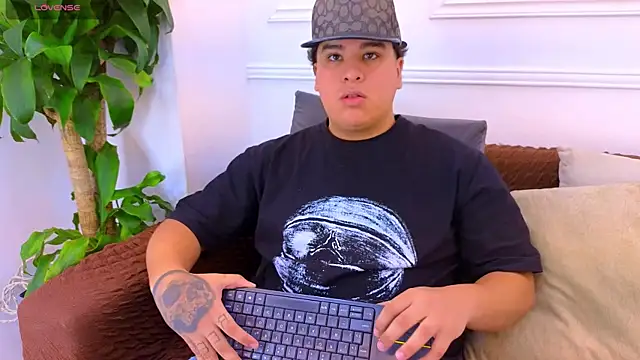 Snapshot of Naim_Bennetsex chatting on 25, 7, 2026 Naim Bennetsex online show from 25, 7, 2026