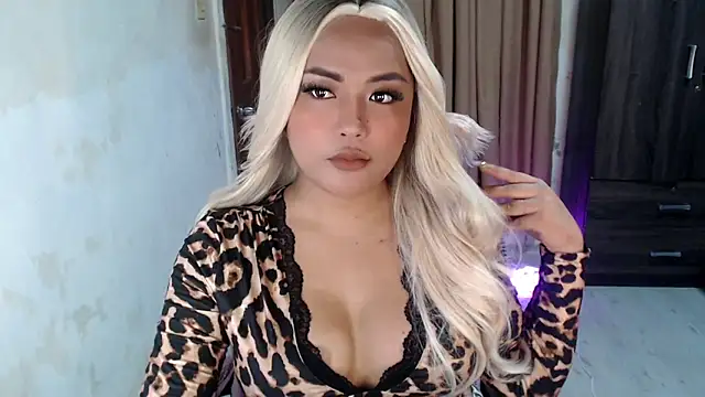 Snapshot of cumming_liza chatting on 3, 11, 2025 cumming liza online show from 3, 11, 2025