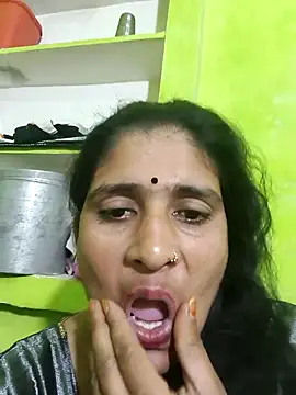 Snapshot of Hot-piuy chatting on 30, 10, 2025 Hot-piuy online show from 30, 10, 2025