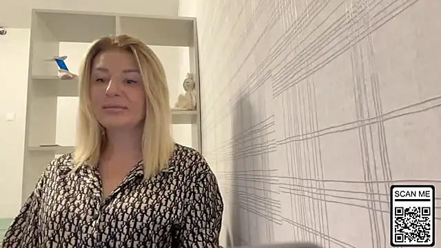 Blondie xoxoxo online show from 14, 10, 2025