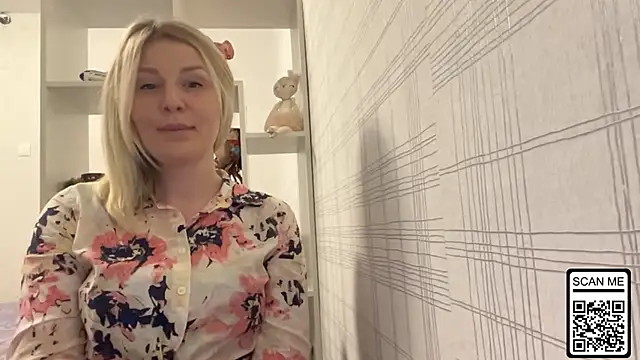 Blondie xoxoxo online show from 10, 11, 2025