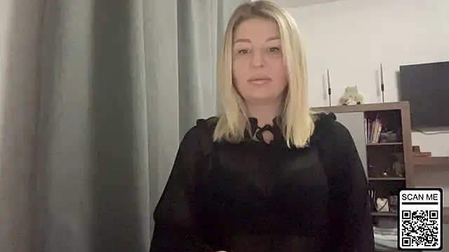 Blondie xoxoxo online show from 2, 12, 2025