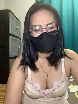 Snapshot of melyiaaa chatting on 24, 4, 2026 melyiaaa online show from 24, 4, 2026