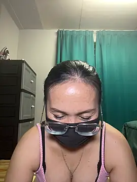 Snapshot of melyiaaa chatting on 25, 4, 2026 melyiaaa online show from 25, 4, 2026