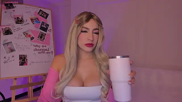 MaddisonTaylor1 online show from 31, 10, 2025