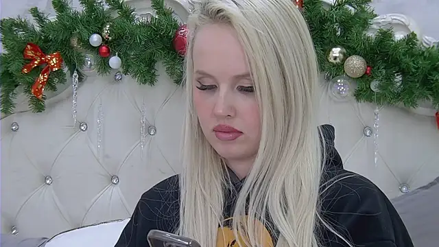 EllieFrosty  online show from 15, 12, 2025