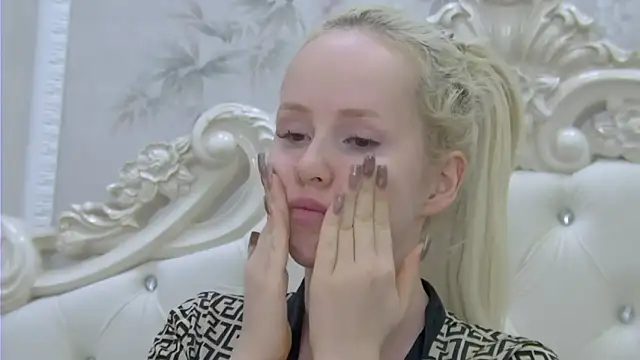 EllieFrosty  online show from 5, 3, 2026