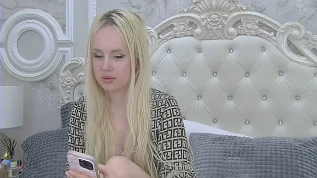 EllieFrosty  online show from 6, 4, 2026