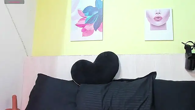 AtheneaArbelaez  online show from 21, 10, 2025