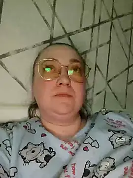 Kiss Eva online show from 6, 3, 2025