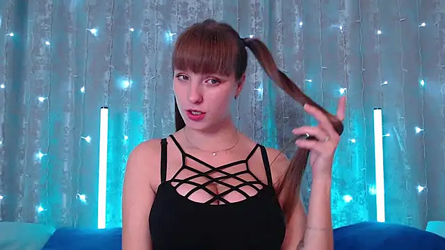 Snapshot of Leonaalove chatting on 19, 9, 2025 Leonaalove online show from 19, 9, 2025