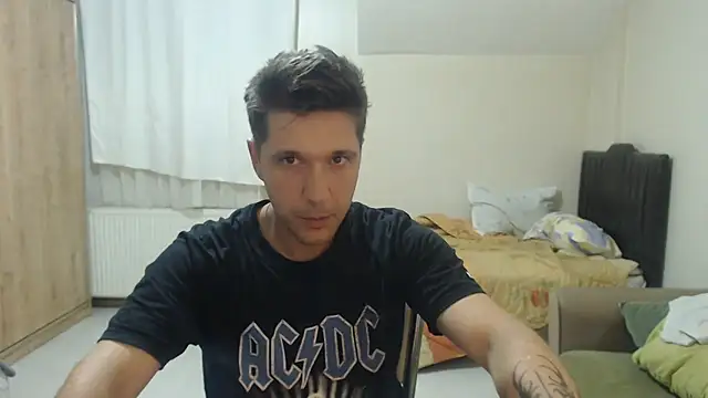 Snapshot of 2handsomemann chatting on 1, 8, 2026 2handsomemann online show from 1, 8, 2026