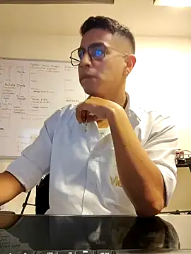 Snapshot of Juann-cock chatting on 2, 10, 2025 Juann-cock online show from 2, 10, 2025