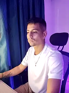 Snapshot of Juann-cock chatting on 20, 11, 2025 Juann-cock online show from 20, 11, 2025