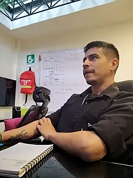 Snapshot of Juann-cock chatting on 25, 11, 2025 Juann-cock online show from 25, 11, 2025