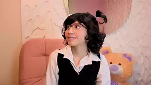 VioletxBloom online show from 6, 4, 2026