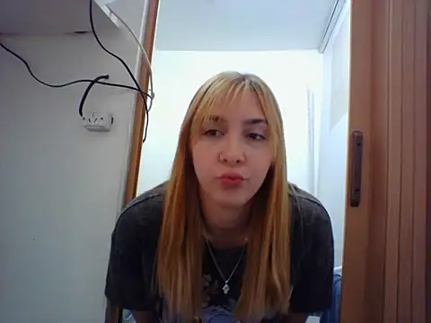 Snapshot of ayebran chatting on 10, 9, 2025 ayebran online show from 10, 9, 2025