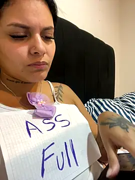 Snapshot of Danna_Nasty chatting on 12, 9, 2025 Danna Nasty online show from 12, 9, 2025