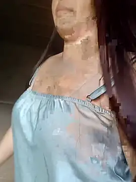 Snapshot of quynhkoolbae chatting on 15, 7, 2026 quynhkoolbae online show from 15, 7, 2026