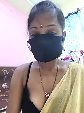 Snapshot of mounika26 chatting on 22, 9, 2025 mounika26 online show from 22, 9, 2025