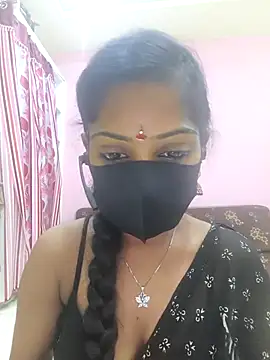 Snapshot of mounika26 chatting on 27, 9, 2025 mounika26 online show from 27, 9, 2025