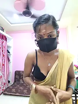 Snapshot of mounika26 chatting on 4, 10, 2025 mounika26 online show from 4, 10, 2025