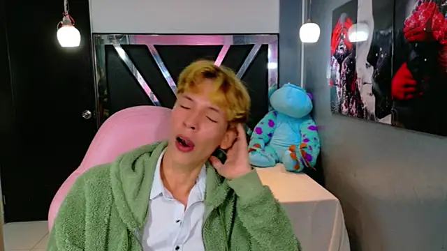 Snapshot of park_jimin1 chatting on 8, 10, 2025 park jimin1 online show from 8, 10, 2025