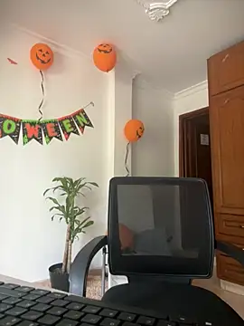 Snapshot of olivia_jass chatting on 28, 10, 2025 olivia jass online show from 28, 10, 2025