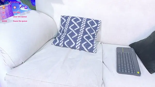 Daiisy kiss online show from 3, 11, 2025