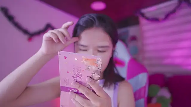 Lana Dreams  online show from 4, 12, 2025